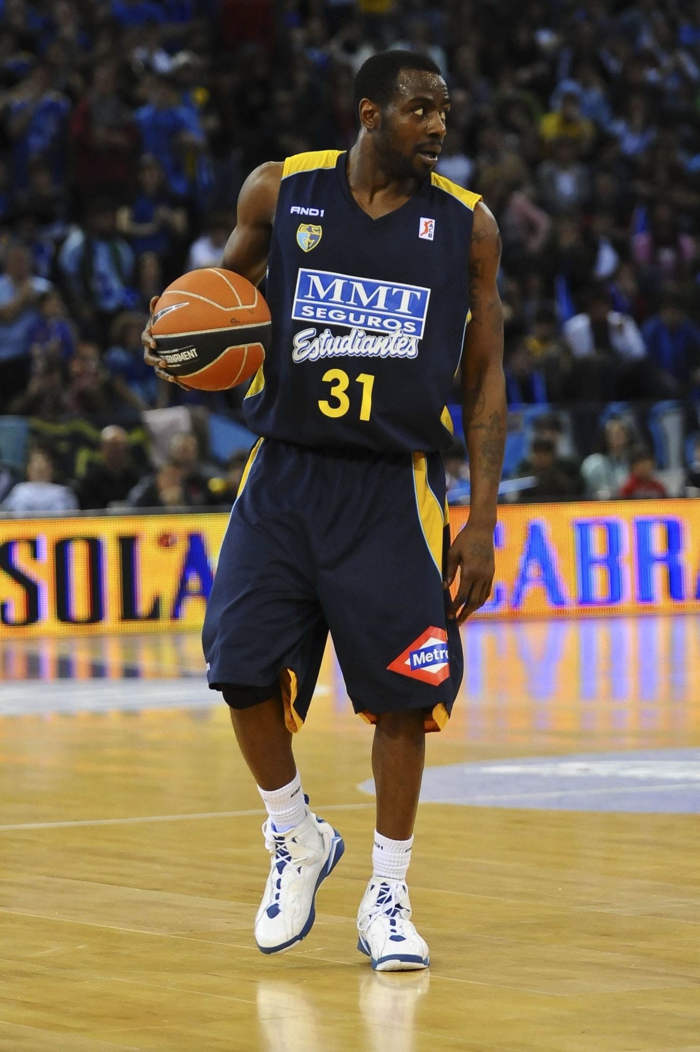 COREY BREWER, DUDA PARA EL PARTIDO DEL SÁBADO